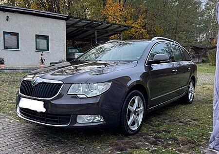 Skoda Superb 2.0 TDI DSG Elegance HU NEU AHK TOP