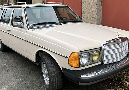 Mercedes-Benz 300 TDT W 123
