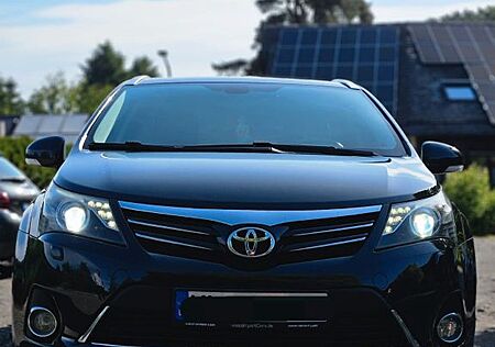 Toyota Avensis Combi Executive 2.2 D-Cat Executive