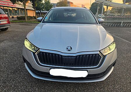 Skoda Octavia Combi 2.0 TDI DSG Xenon Navi Kamera 1 Ha