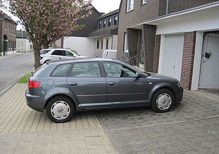 Audi A3 1.6 Ambiente Sportback Ambiente