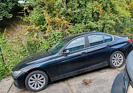BMW 320 Sportpaket -Aut. 10000Netto 18Zoll Leder