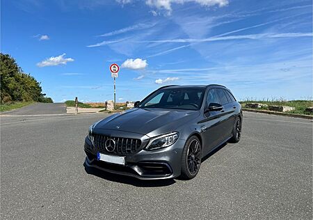 Mercedes-Benz C 63 AMG S T Driver Package Historie Service