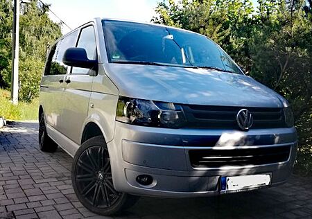 VW T5 Transporter Volkswagen - 8 Sitzer mit Rampe