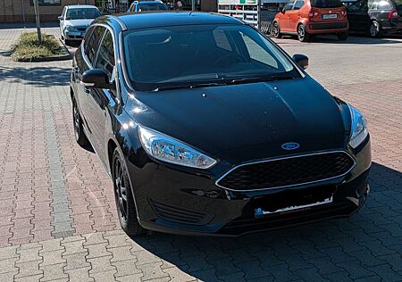Ford Focus 125 PS Kombi Gepflegt Fahrbereit