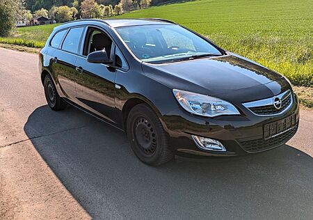 Opel Astra J Sports Tourer Design Edition