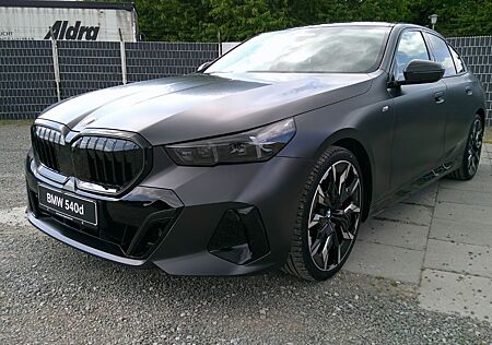 BMW 540 d xDrive Lim M Sport PRO PanoGD AHK B&W Voll