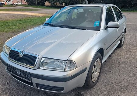 Skoda Octavia 1.4 - TÜV NEU