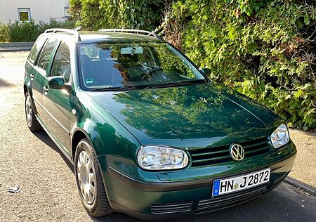 VW Golf Volkswagen 1.6 SR Variant Tüv Neu