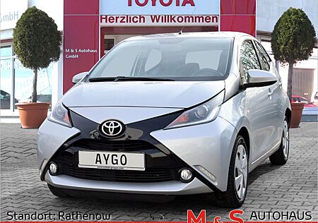 Toyota Aygo (X) AYGO 1.0 x-play touch
