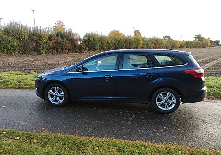 Ford Focus 1,0 EcoB. 92kW Champions Edit. Turnier...