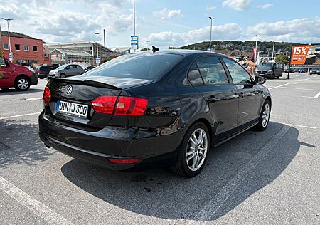 VW Jetta Volkswagen 1.2 TSI MATCH