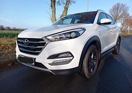 Hyundai Tucson 1.6 T-GDI Intro Edition 2WD SHZ Navi Temp