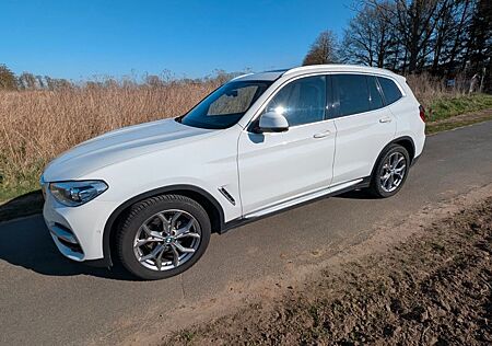 BMW X3 xDrive20d, Pano, Cam, Nav, AHK, Headup...