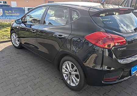Kia Cee'd / Ceed_5 1.4 ED7 Edition 7 Emotion