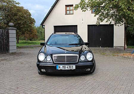 Mercedes-Benz E 430 T AVANTGARDE