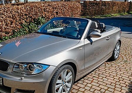 BMW 120i Cabrio -