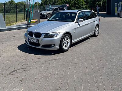 BMW 318i Touring -