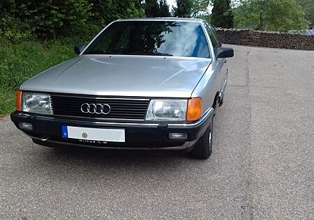 Audi 100 CD 2.2 5 Zylinder