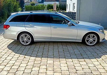 Mercedes-Benz E 220 BlueTEC BE T Edition ELEGANCE Auto Edi...