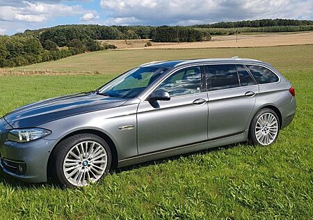 BMW 535d xDrive Touring A Luxury Line Luxury Line