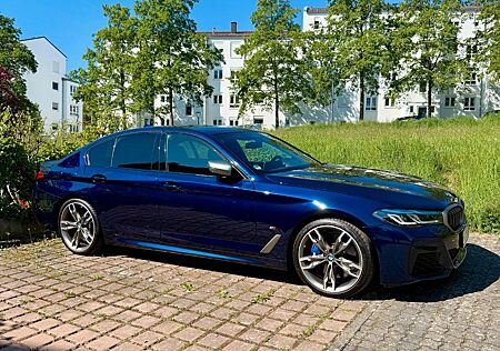 BMW M550i xDrive A - Garantie/Wartung bin 04.2027