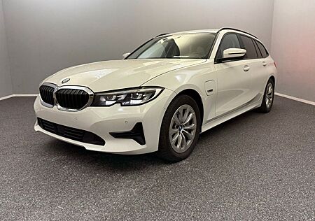 BMW 330 e T Advantage SPORTSITZE*WIDE*LED*ACC*KAM