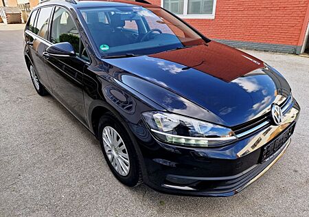 VW Golf Volkswagen 1.6 TDI SCR Trendline Variant + WR