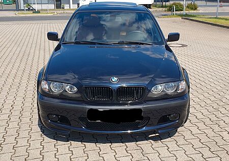 BMW 330i Special Edition Carbonschwarz
