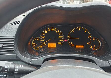 Toyota Avensis 2,2-l-D-4D