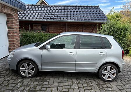 VW Polo Volkswagen 1.4 - PDC hinten AHK, verdunkelte Scheiben