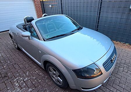 Audi TT Roadster 1.8T 132 kW aus 1. Hand