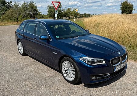 BMW 530d xDrive Touring A Luxury Line Luxury Line