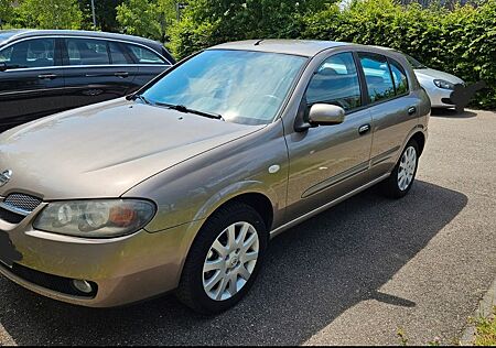 Nissan Almera 1.5 acenta acenta