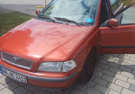 Volvo V40 1.8 - 2. Besitzer vieles neu gemacht