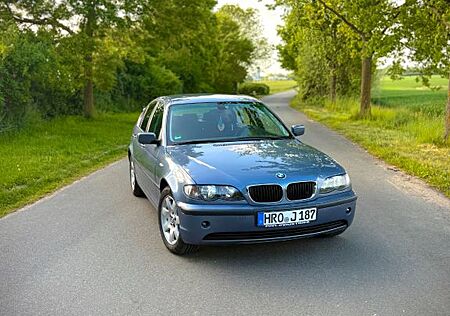 BMW 320i -