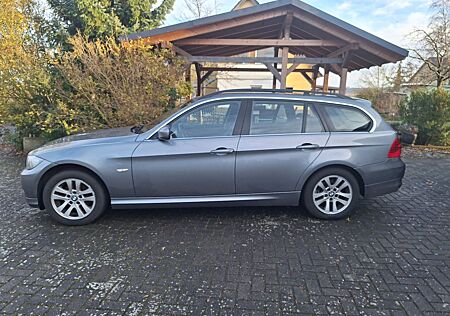 BMW 318i Touring -