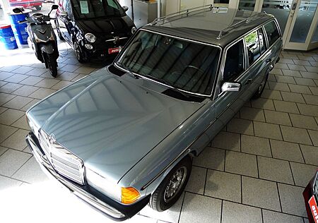 Mercedes-Benz 230 gebraucht kaufen Mercedes-Benz 230 230TE Automatik/123/Oldtimer/Schiebedach