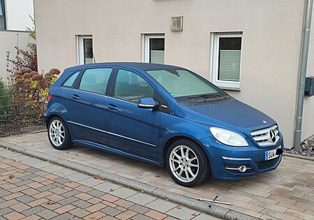 Mercedes-Benz B 180 BlueEFFICIENCY -