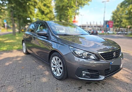 Peugeot 308 PureTech 110 Style Limousine