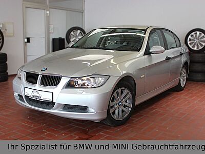 BMW 318i Automatik*1.Hand*Scheckheft*wenig Km