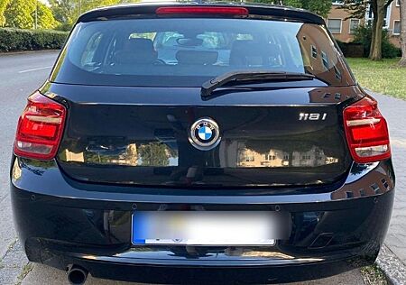 BMW 118i Sport Line Sport Line