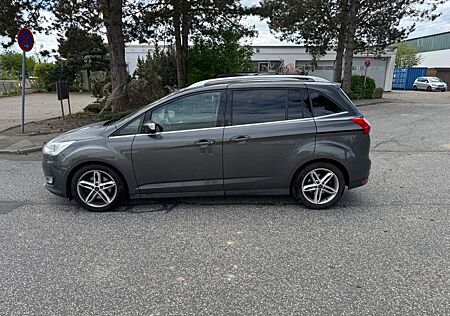 Ford Grand C-Max Titanium