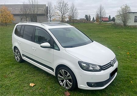 VW Touran Volkswagen 2.0 TDI 125 kW DSG Highline