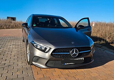 Mercedes-Benz A 200 -
