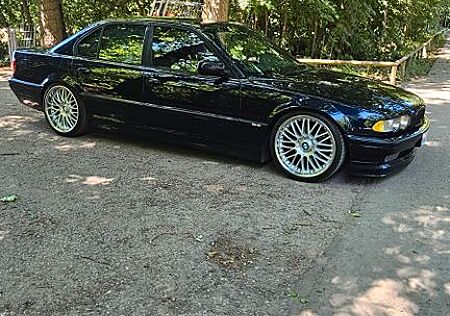 BMW 735i A -