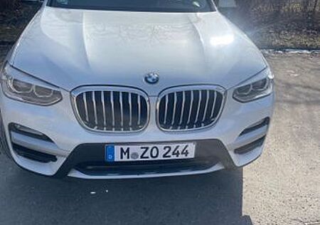 BMW X3 xDrive20i AT -Cam.Pano.AB