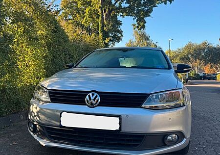 VW Jetta Volkswagen /TÜV NEU/ VI Match EDI 1.4 TSI(122 PS)