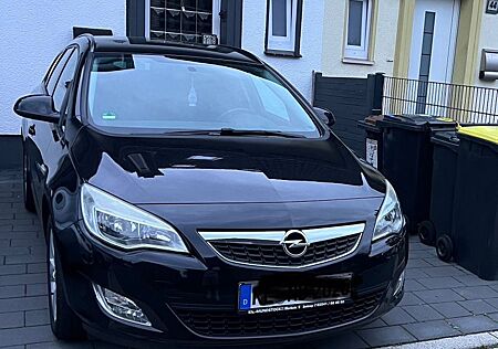 Opel Astra Sports Tourer 1.4 ecoFLEX Design Editi...