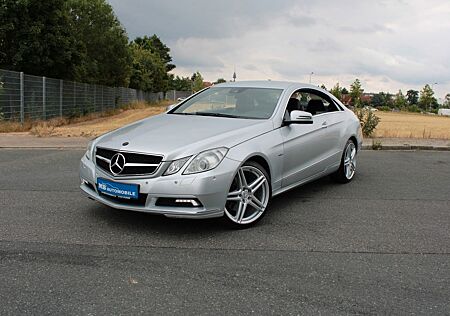 Mercedes-Benz E 250 E250 Coupe BlueEfficiency BiXenon Leder Navi PDC